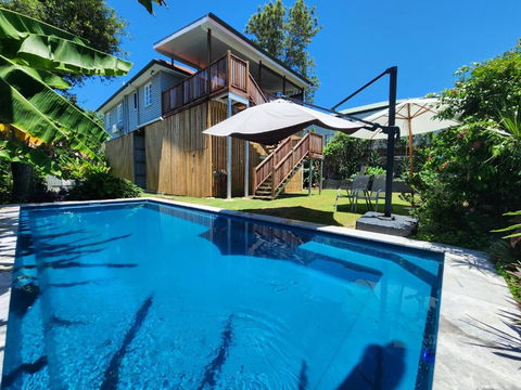 OXLEY Mineral Pool & Private Home SuburbanSTAY - Tourism Cairns 0