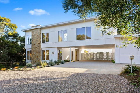 Palm Springs Hideaway - Tourism Cairns 3