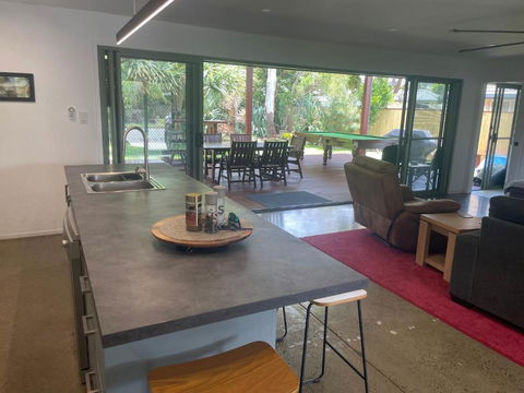 Pandanus Paradise. Newly Renovated 4 Bedroom Home - Tourism Cairns 2