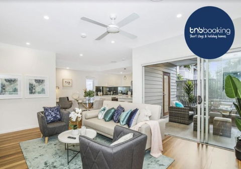 Park Avenue Townhouse Retreat Brisbane Sleeps 10 - Tourism Cairns 0