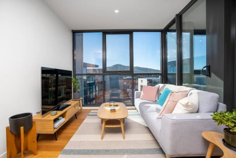 Perfectly Located 1BR BA Apartment - Tourism Cairns 0