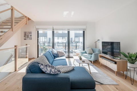 Perfect Port Melbourne Townhouse - Tourism Cairns 0