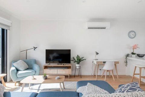Perfect Port Melbourne Townhouse - Tourism Cairns 1