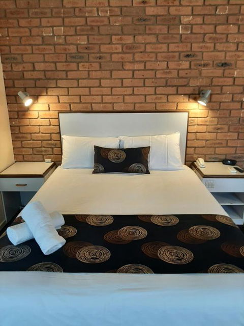 Peppermill Inn Motel - Tourism Cairns 2