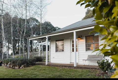 Peony Farm Pink Cottage - Tourism Cairns 1