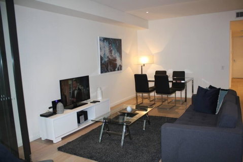 Perfect Large One Bedroom Plus Study - ALB09518 - Tourism Cairns 0
