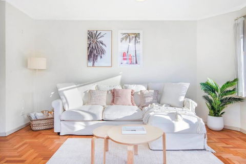 Perfect Manly Retreat, In The Heart Of Manly, Family & Couple Friendly Apartment With CAR SPOT - Tourism Cairns 1