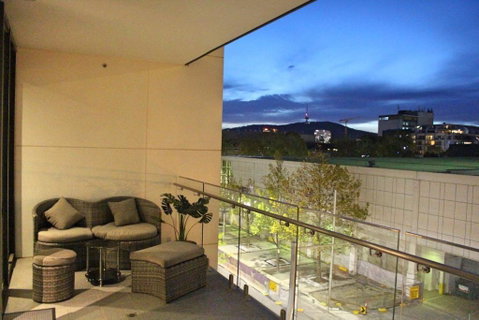 Perfectly Located Modern Apartment - Canberra CBD - Tourism Cairns 0
