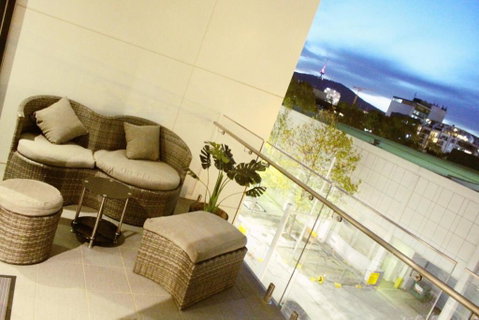 Perfectly Located Modern Apartment - Canberra CBD - Tourism Cairns 3