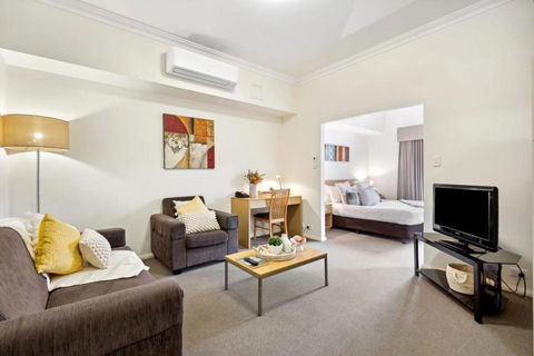 Perth Premium 1 Bedroom - Tourism Cairns 1