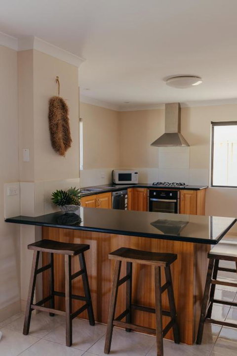 Pet Friendly Townhouse - Tourism Cairns 3