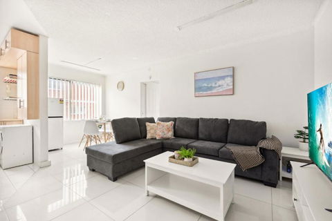 Polished 2-Bed Unit In The Heart Of Parramatta - Tourism Cairns 0