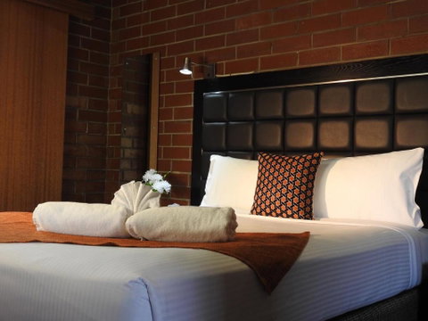 Pooraka Motor Inn - Tourism Cairns 0