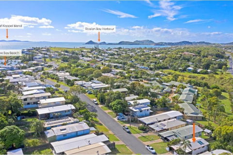 Poppies Cottage - Cooee Bay Beachside Retreat - Tourism Cairns 1