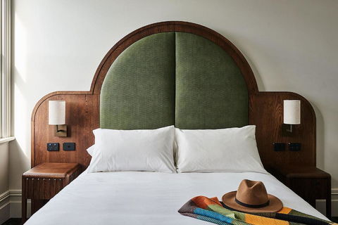 Portarlington Grand Hotel - Tourism Cairns 0