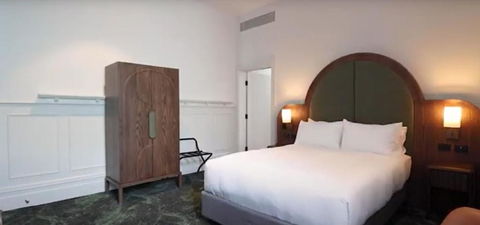 Portarlington Grand Hotel - Tourism Cairns 1