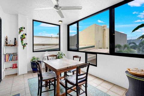 Portofino Coastal Retreat - Tourism Cairns 2