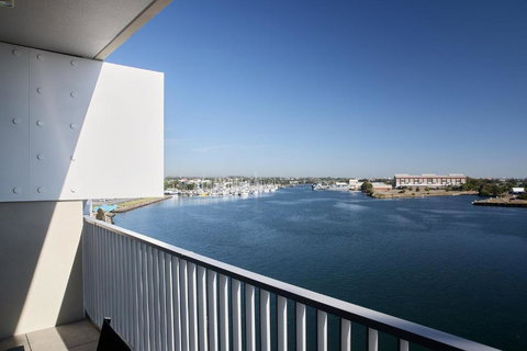 Portside On Honeysuckle - Tourism Cairns 1