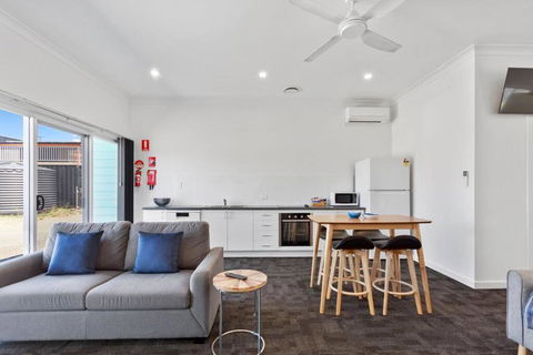 Port Lincoln Shark Apartment 6 - Tourism Cairns 1