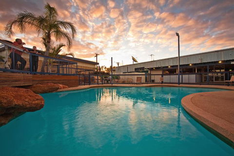 Potshot Hotel Resort - Tourism Cairns 0