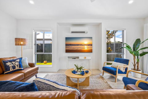 Premium 4-Bed Coastal Escape With BBQ And Pool - Tourism Cairns 2