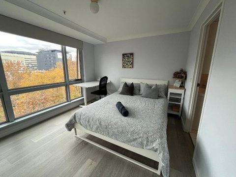 Private Room With Ensuite In The CBD - Tourism Cairns 1