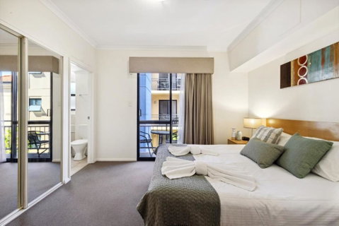 Prized Perth Retreat 1BDR - Tourism Cairns 2