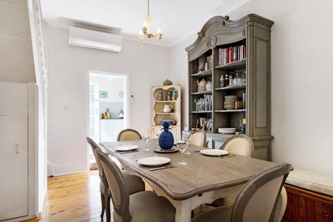 Pyrmont Self-Contained Terrace House (64 BUL) - Tourism Cairns 0