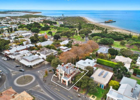 QPO QUEENSCLIFF - Tourism Cairns 1