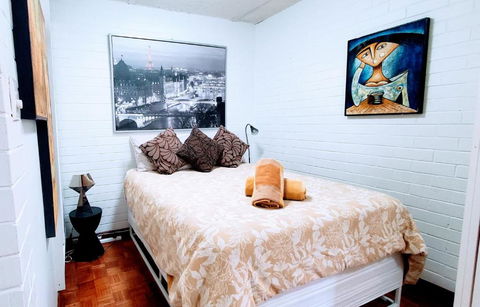 Quaint & Tranquil Subiaco 1 Bedroom Apartment - Tourism Cairns 0
