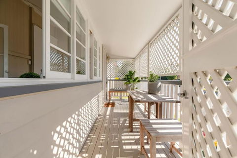 Quaint & Cosy 1 Bedroom Apartment In Queenslander. - Tourism Cairns 0