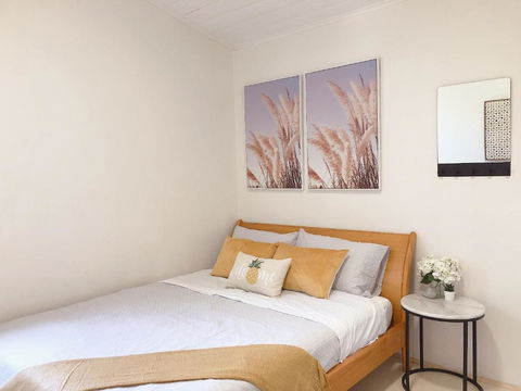 Quaint Double Or Queen Room - Mins To Stations&UNSW - Shared Bathroom - Tourism Cairns 0