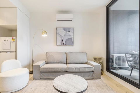 Quaint Stylish Hideout In Trendy South Melbourne - Tourism Cairns 1