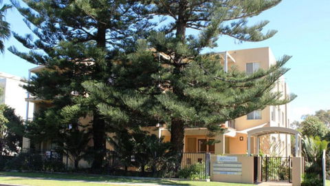 Quality Aquarius Apartment On The Beach! - Tourism Cairns 0