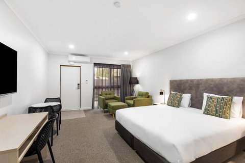 Presidential Motel - Tourism Cairns 1