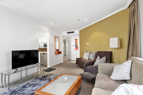 Quay West 2302 Self-Catering - Tourism Cairns 3
