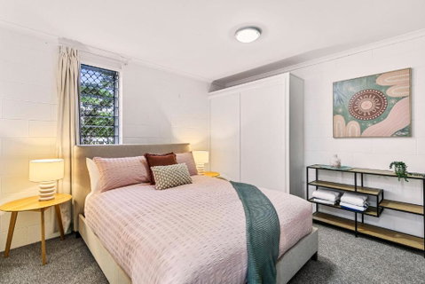 Cairns Retro Studio Charm In Edge Hill - Tourism Cairns 0