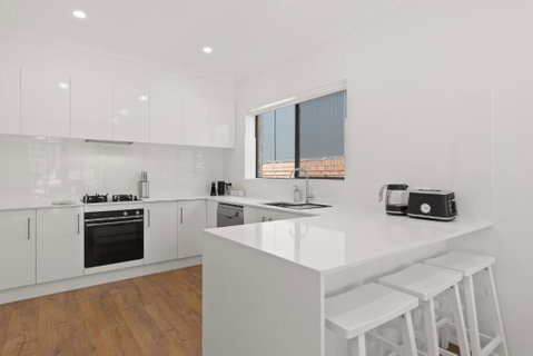 Quiet 2-Bed Retreat With Private Courtyard - Tourism Cairns 1