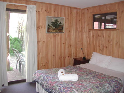 Rainbow House - Tourism Cairns 3