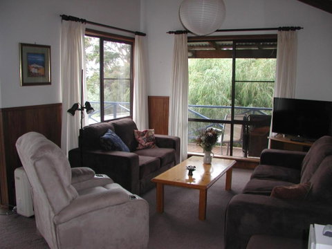 Rainbow House - Tourism Cairns 2
