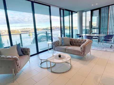RARE Luxury Waterfront Living - Tourism Cairns 0