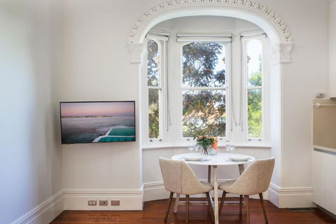 Ravenscourt S Studio Apartment Close To Everything - Tourism Cairns 1