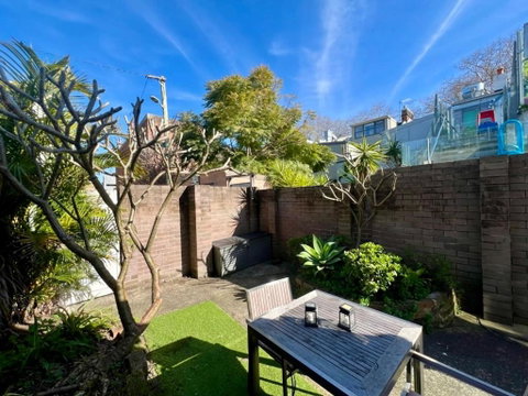 Rear Garden Suite - Tourism Cairns 0