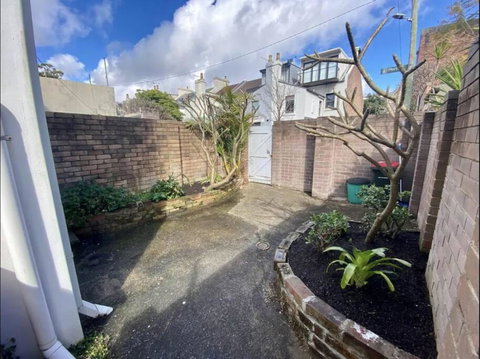 Rear Garden Suite - Tourism Cairns 1