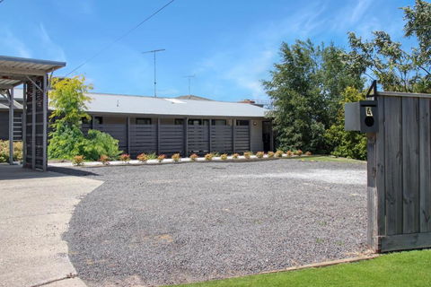 Recharge In Waurn Ponds - Tourism Cairns 3