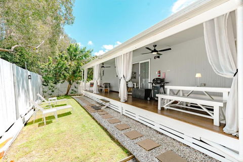 Private Outdoor Spa, Fire Pit, Cinema Room - THE COTTAGE COOLUM BEACH - Tourism Cairns 3