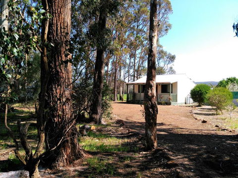 Augusta Chalet - Tourism Cairns 0