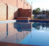 Australian Settlers Motor Inn - Tourism Cairns