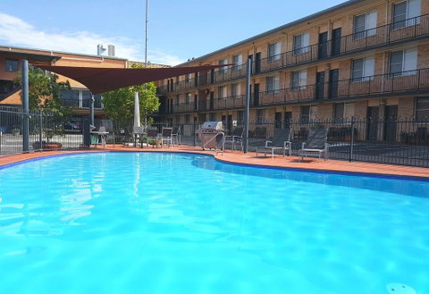 AZA Motel - Tourism Cairns 0