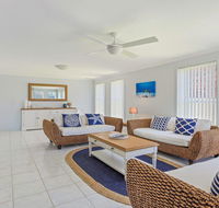 Azure Waters - perfectly positioned with ocean views - Tourism Cairns